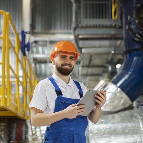 persona-que-trabaja-edificacion-construccion (1)